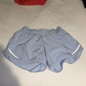 lululemon hotty hot shorts 4 inch inseam pastel blue size 6